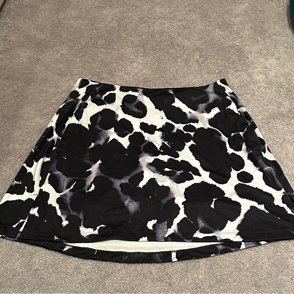Nike Tennis Skirt - Picture 1 of 4